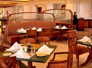 ITC Grand Central Hosts Special Feast for Independence Day, Parsi New Year