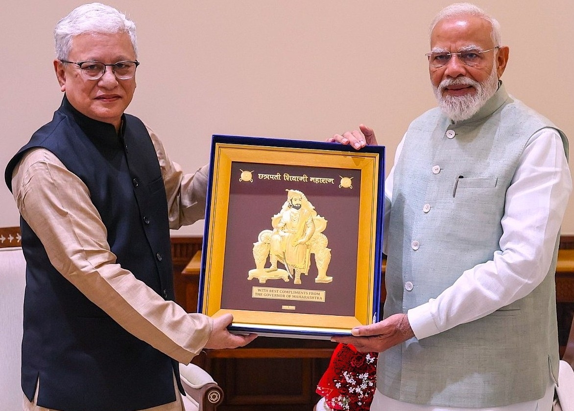 PM-MODI-with-GUV-.jpeg