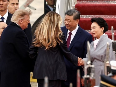 Trump Personally Welcomes Xi Jinping as Chinese President Begins US Visit